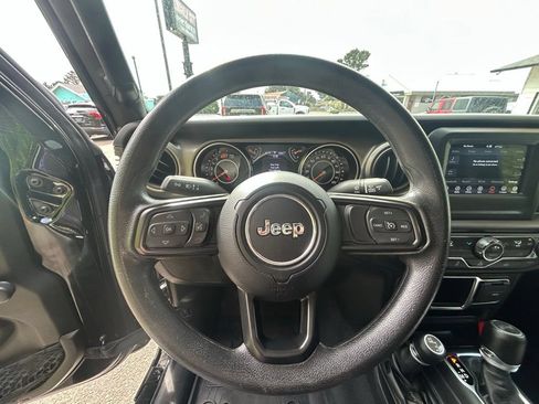 Used 2022 Jeep Wrangler Unlimited Sport AWD/4WD image 15
