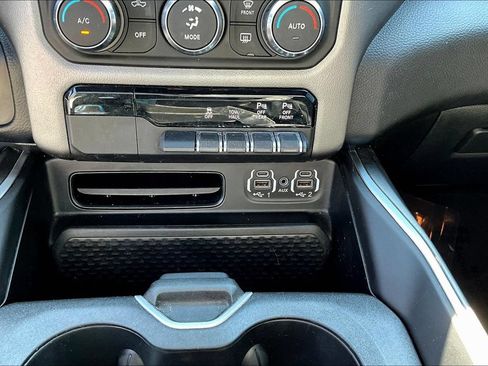 Used 2020 RAM 1500 Big Horn AWD/4WD image 19