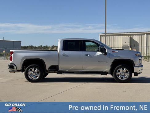 Used 2020 Chevrolet Silverado 2500 LTZ w/ LTZ Premium Package AWD/4WD image 3