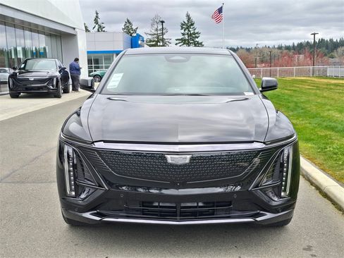New 2026 Cadillac Lyriq Premium Sport image 8