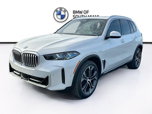New 2026 BMW X5 xDrive40i w/ Climate Comfort Package AWD/4WD image 3