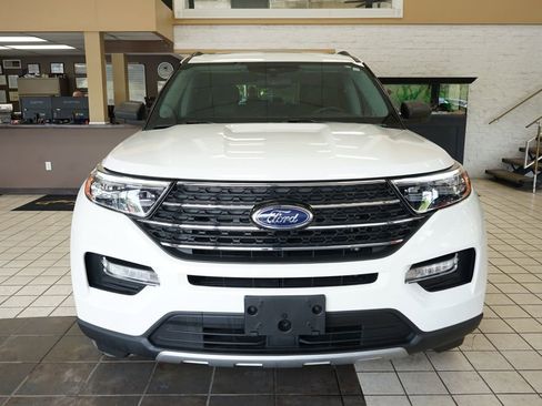 Used 2023 Ford Explorer XLT w/ Equipment Group 202A AWD/4WD image 21