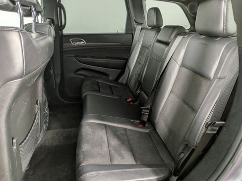 Used 2018 Jeep Grand Cherokee Altitude image 24