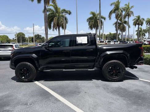 Used 2025 Toyota Tacoma TRD Pro AWD/4WD image 5