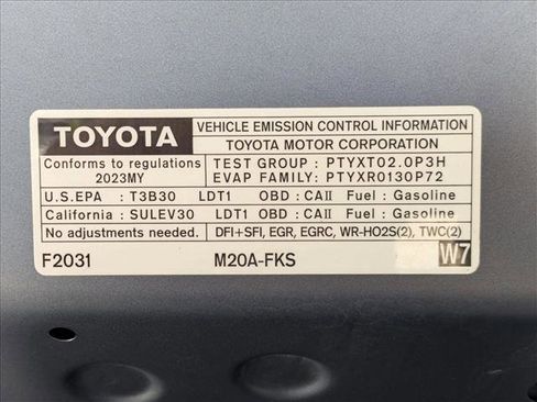 Used 2023 Toyota Corolla Cross XLE w/ Convenience Package FWD image 27