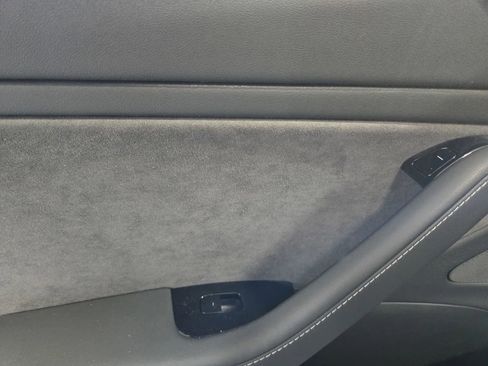 Used 2018 Tesla Model 3 Mid Range image 11