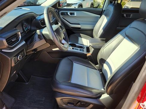 Used 2023 Ford Explorer XLT w/ Equipment Group 202A image 21