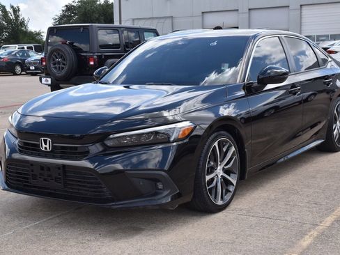 Used 2024 Honda Civic Touring image 2
