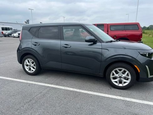 Used 2023 Kia Soul S FWD image 8