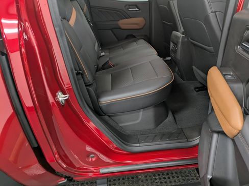 Used 2024 GMC Canyon AT4 w/ AT4 Premium Package AWD/4WD image 27