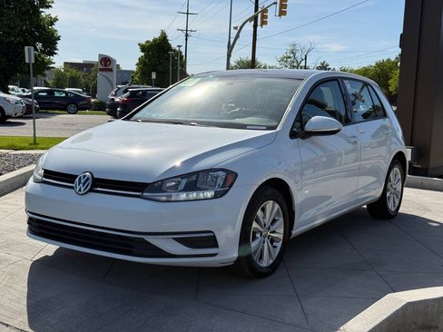 Used 2020 Volkswagen Golf 4-Door FWD image 9