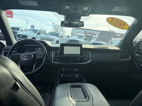 Used 2023 GMC Yukon XL AT4 w/ Technology Package image 14