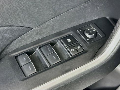 Certified 2023 Toyota RAV4 XLE FWD image 26