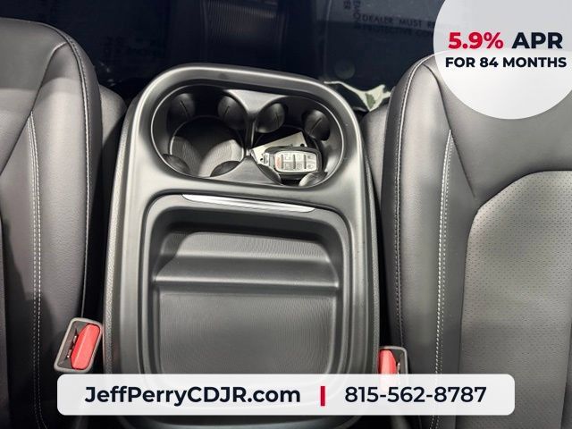 New 2027 Chrysler Pacifica Select AWD/4WD image 19