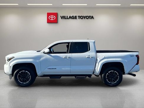 Certified 2024 Toyota Tacoma TRD Sport RWD image 2