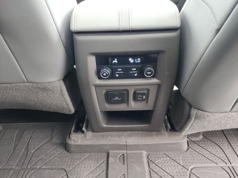 Used 2019 Chevrolet Traverse Premier w/ Driver Confidence II Package image 23