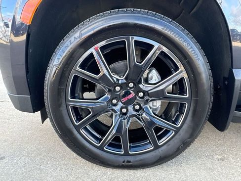 Used 2023 GMC Yukon XL Denali image 34