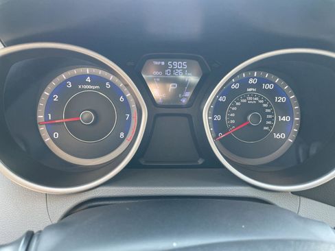Used 2013 Hyundai Elantra GLS w/ Preferred Pkg FWD image 2
