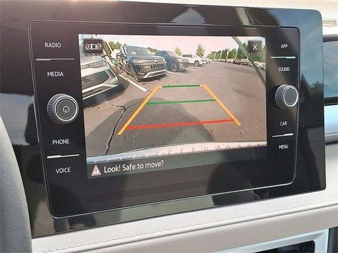 New 2025 Volkswagen Taos SE image 16