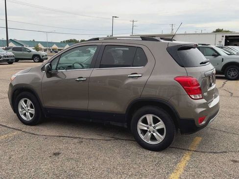 Certified 2020 Chevrolet Trax LT w/ LT Convenience Package FWD image 6