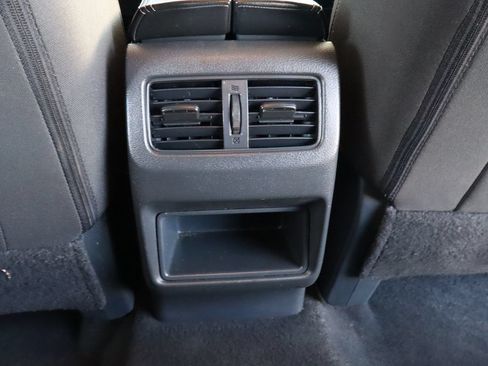 Used 2024 Nissan Rogue S FWD image 34