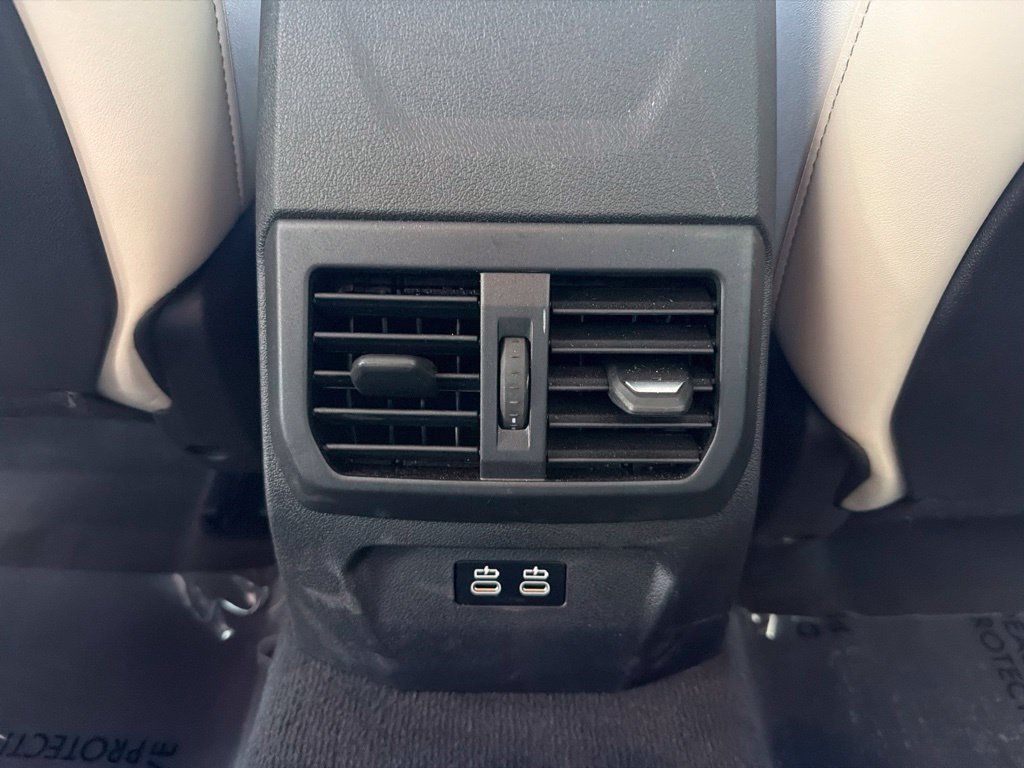 Used 2025 BMW M235i xDrive AWD/4WD image 12