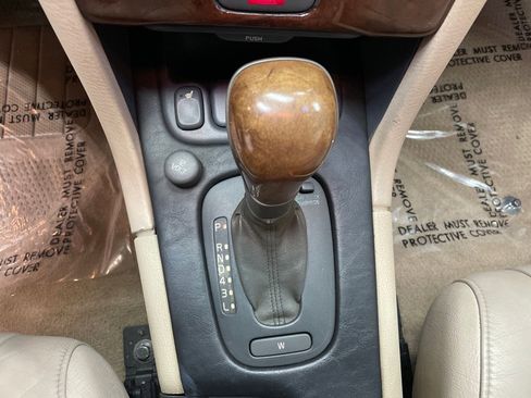 Used 2004 Volvo C70 HT image 26