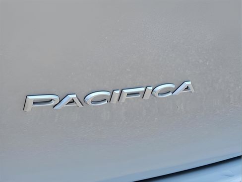 New 2023 Chrysler Pacifica Pinnacle image 19