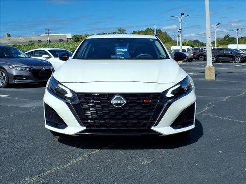 Used 2024 Nissan Altima 2.5 SR w/ SR Premium Package image 2
