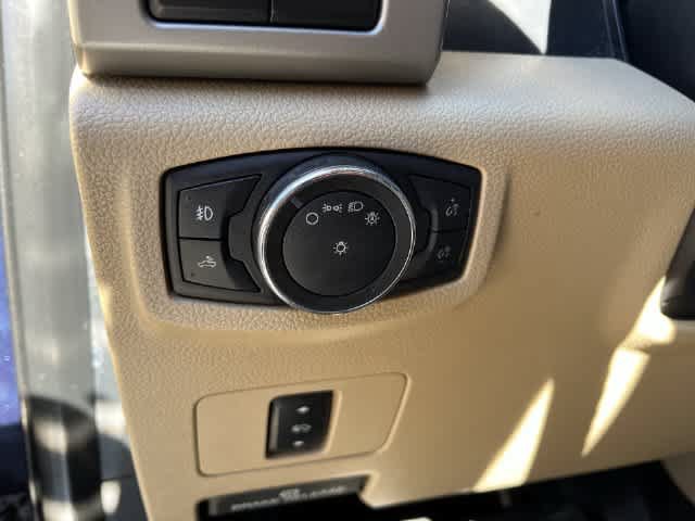 Used 2017 Ford F250 Lariat w/ Chrome Package AWD/4WD image 33