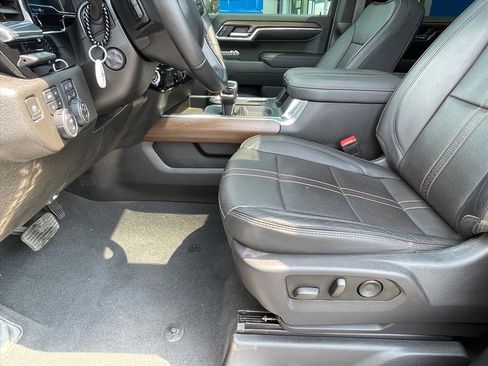 Used 2024 Chevrolet Silverado 1500 High Country w/ High Country Premium Package AWD/4WD image 26