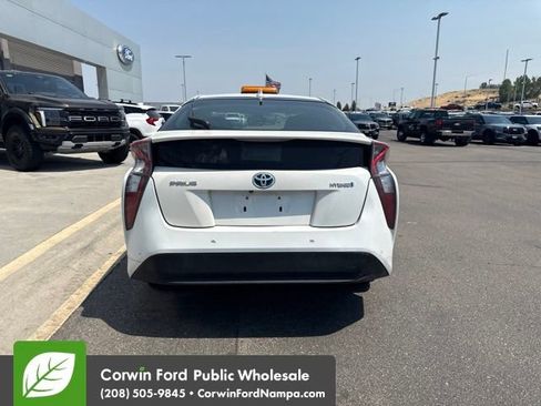 Used 2018 Toyota Prius Two w/ Prius Two Safety Plus Package FWD image 8