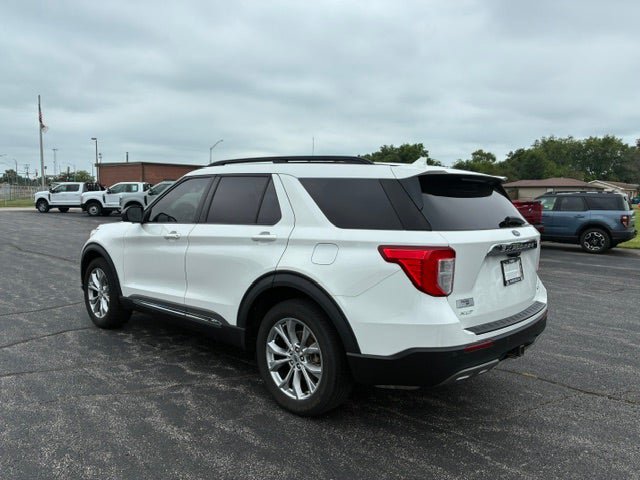 Used 2020 Ford Explorer XLT w/ Equipment Group 202A AWD/4WD image 3