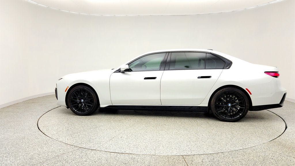 Used 2023 BMW i7 xDrive60 AWD/4WD image 8