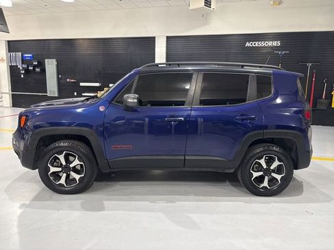 Used 2019 Jeep Renegade Trailhawk w/ UConnect 8.4 Nav Group image 3