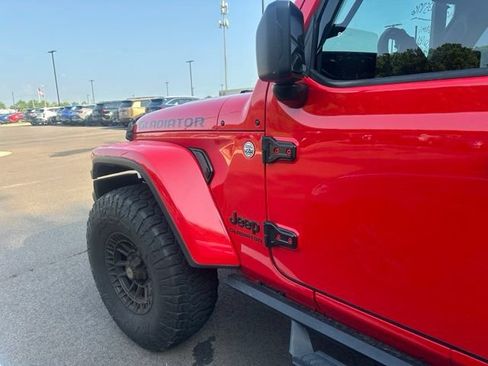 Used 2021 Jeep Gladiator Sport AWD/4WD image 9