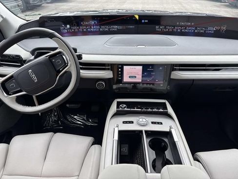 New 2026 Lincoln Navigator L Reserve AWD/4WD image 16