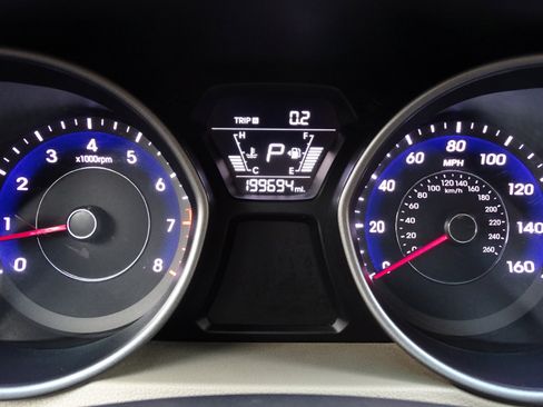 Used 2014 Hyundai Elantra SE image 10