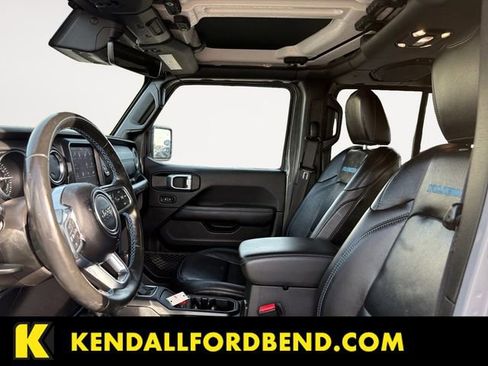 Used 2021 Jeep Wrangler Unlimited Rubicon 4xe w/ Cold Weather Group AWD/4WD image 9