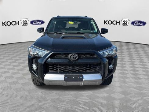 Used 2017 Toyota 4Runner TRD Off-Road AWD/4WD image 2