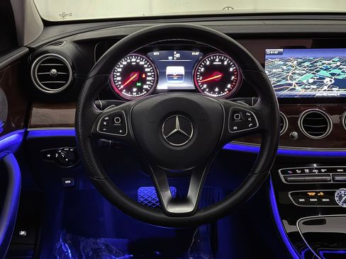 Used 2018 Mercedes-Benz E 300 4MATIC w/ Premium 1 Package image 31