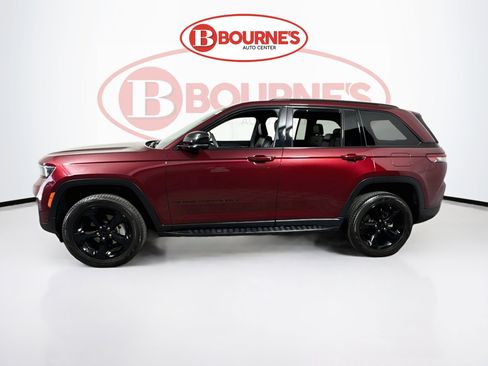 Used 2024 Jeep Grand Cherokee Limited w/ Luxury Tech Group II AWD/4WD image 8