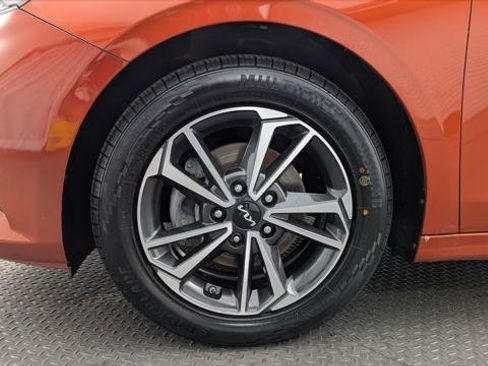 Used 2023 Kia Forte LXS w/ LXS Technology Package FWD image 27