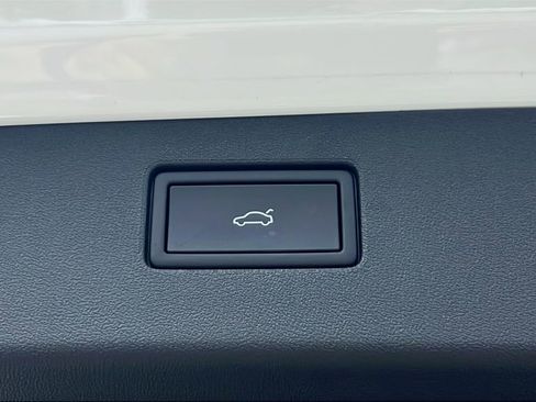 New 2026 Volkswagen Tiguan SE R-Line AWD/4WD image 15