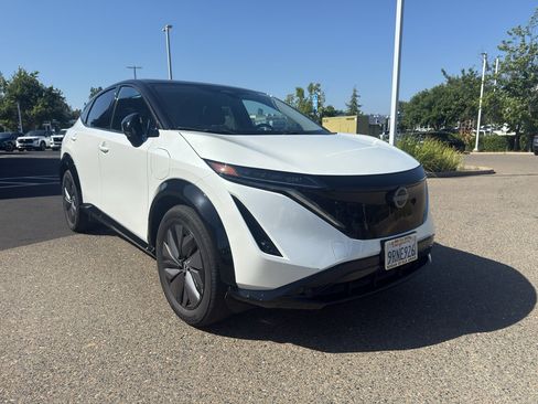 Certified 2024 Nissan Ariya AWD image 3