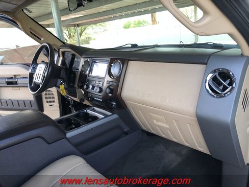 Used 2011 Ford F250 Lariat w/ Lariat Interior Pkg image 19