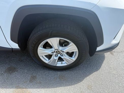Used 2021 Toyota RAV4 LE AWD/4WD image 39