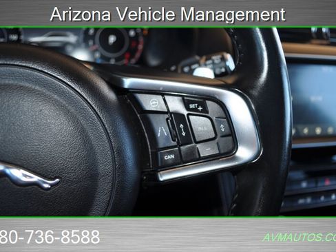 Used 2019 Jaguar F-PACE S image 31