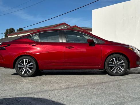 New 2025 Nissan Versa SV w/ Trunk Package FWD image 3