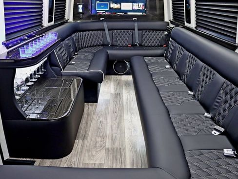 Used 2024 Mercedes-Benz Sprinter 3500 image 37